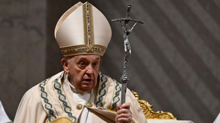 El Papa en la Vigilia Pascual: la Resurrección nos libra de las piedras que oprimen el alma