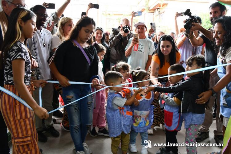 Se inauguró una escuela para los barrios populares de Ciudad Evita
