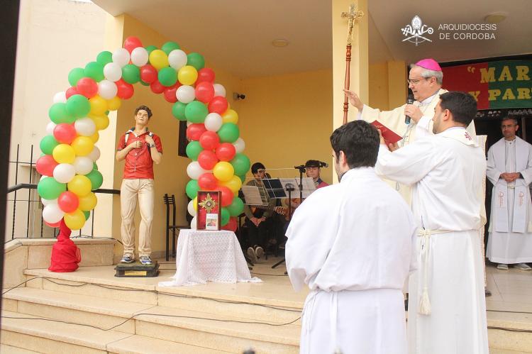 Mons. Rossi llamó a los jóvenes a hacer creíble su fe a través de sus decisiones