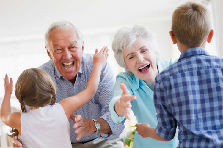 Animan a abuelos y nietos a rezar juntos este 26 de julio