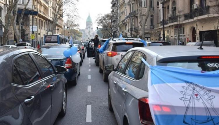 Caravana y transmisión online en "defensa de las dos vidas"