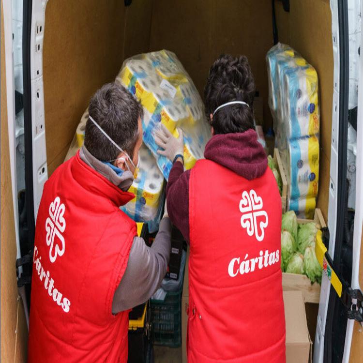 Cáritas Española atiende a un 57 % más de personas por la pandemia Cáritas Española atiende a un 57 % más de personas por la pandemia