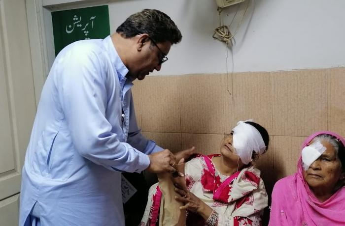Cáritas Karachi hizo operaciones gratuitas de cataratas para indigentes
