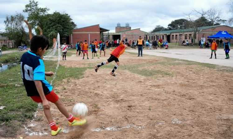 Cáritas propone el deporte como contención para niños y adolescentes