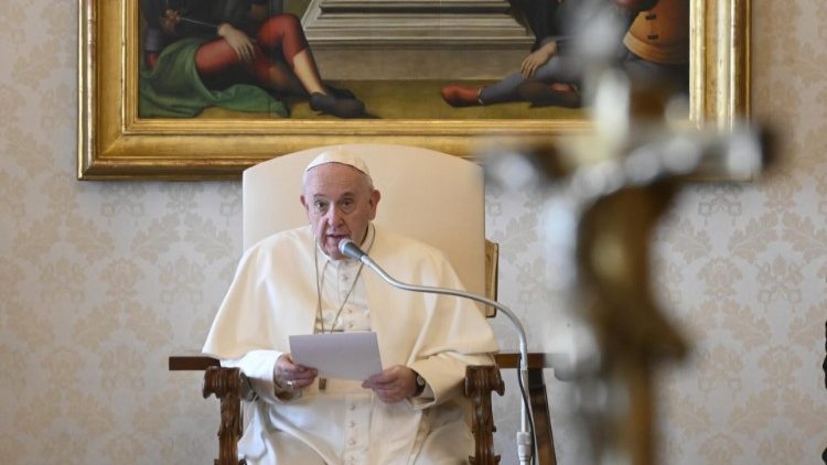 Catequesis del Papa: Discutir con Dios no es una herejía Catequesis del Papa: Discutir con Dios no es una herejía