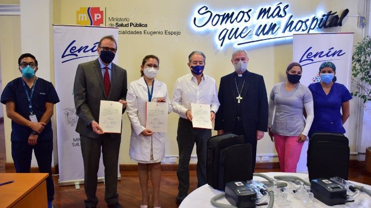 Coronavirus: Llegaron a Ecuador los respiradores donados por el Papa Coronavirus: Llegaron a Ecuador los respiradores donados por el Papa