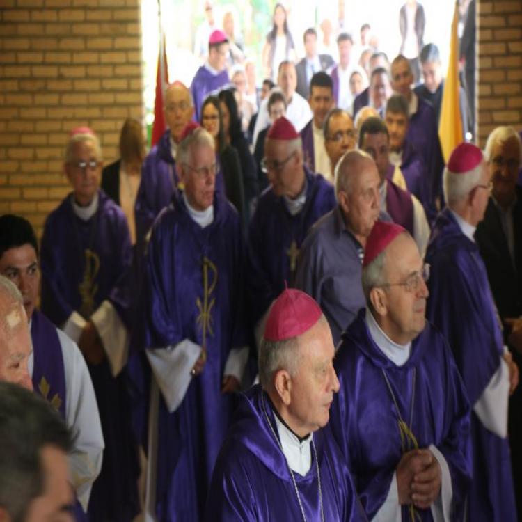 Dispensan a los fieles paraguayos de asistir a misa los próximos dos domingos