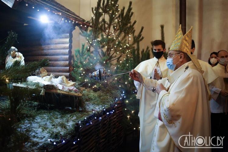 El arzobispo de Minsk regresó al país y celebró la Misa de Navidad en la catedral