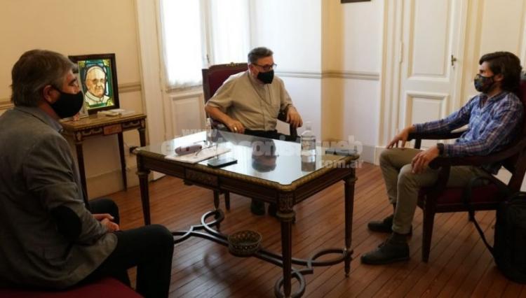El arzobispo de Rosario recibió un proyecto sobre el observatorio del juego El arzobispo de Rosario recibió un proyecto sobre el observatorio del juego