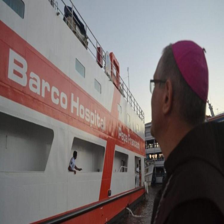El barco hospital "Papa Francisco" lleva ayuda a Brasil en medio de la pandemia