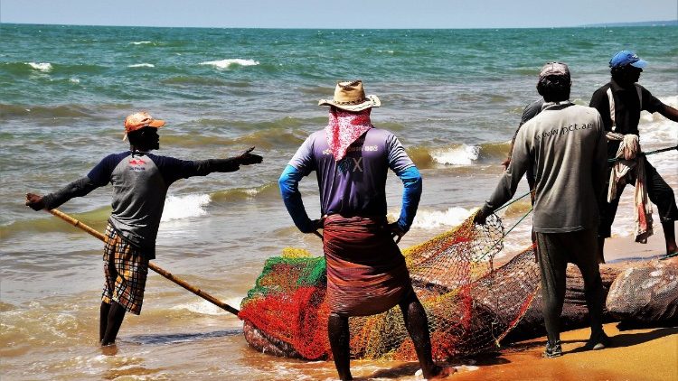 El Card. Turkson pide proteger los derechos humanos de los pescadores El Card. Turkson pide proteger los derechos humanos de los pescadores
