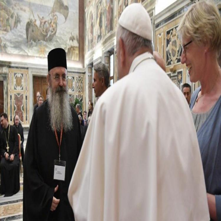 El diálogo ecuménico enriquece el derecho canónico, dijo el Papa