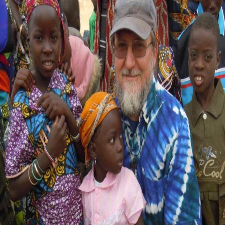 El misionero italiano secuestrado en África hace 18 meses, aún estaría vivo El misionero italiano secuestrado en África hace 18 meses, aún estaría vivo