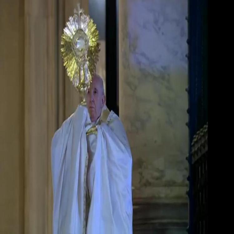 El Papa bendijo al mundo y confió al Señor la salud de la humanidad