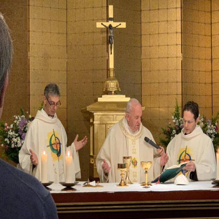 El Papa celebró una misa con los jesuitas en Tokio El Papa celebró una misa con los jesuitas en Tokio