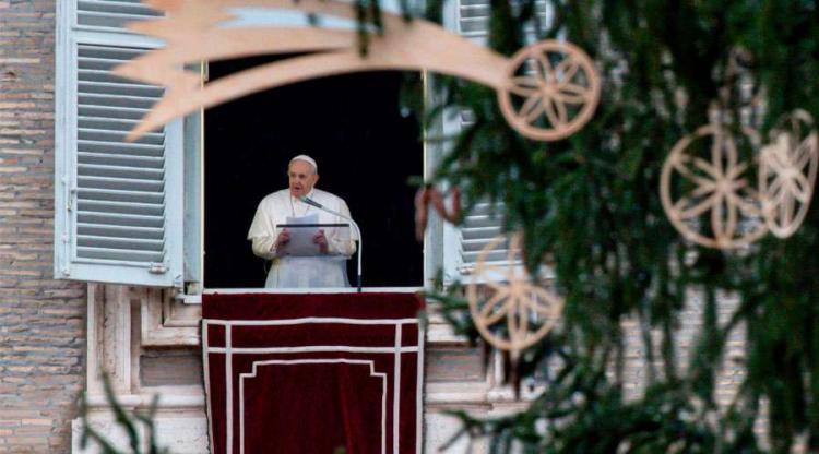 El Papa en el Ángelus: "La belleza incontaminada de nuestra Madre nos atrae" El Papa en el Ángelus: "La belleza incontaminada de nuestra Madre nos atrae"