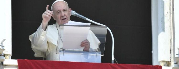 El Papa en el Ángelus: La fe en Dios pide renovar cada día la elección del bien