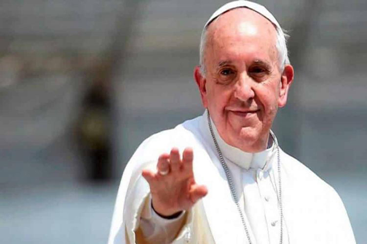 El Papa invita a "tender la mano al pobre" El Papa invita a "tender la mano al pobre"