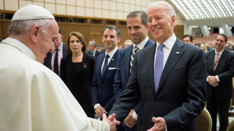 El Papa llamó a Biden para felicitarlo por su triunfo electoral El Papa llamó a Biden para felicitarlo por su triunfo electoral