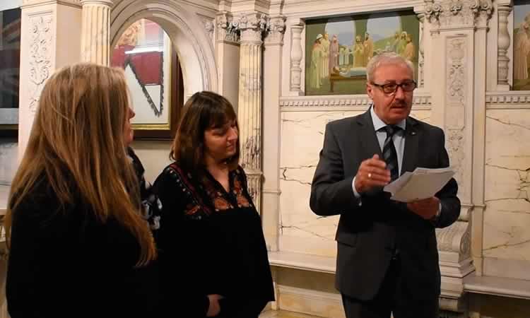 El Secretario de Culto tomó la promesa a niños de distintos credos El Secretario de Culto tomó la promesa a niños de distintos credos