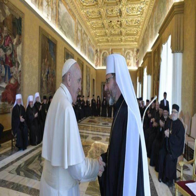 "El Sínodo no es un Parlamento, ni una encuesta de opinión", dijo el Papa "El Sínodo no es un Parlamento, ni una encuesta de opinión", dijo el Papa