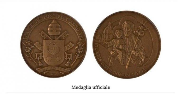 El Vaticano acuña medalla para celebrar el octavo año del pontificado del Papa
