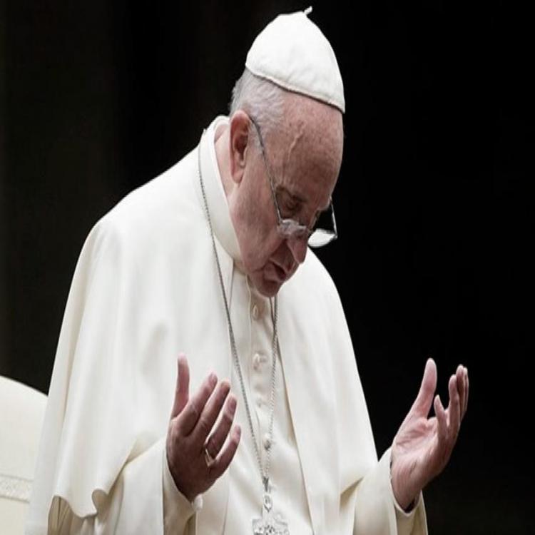 En comunión con el Papa, la CEA invita a rezar por la Humanidad