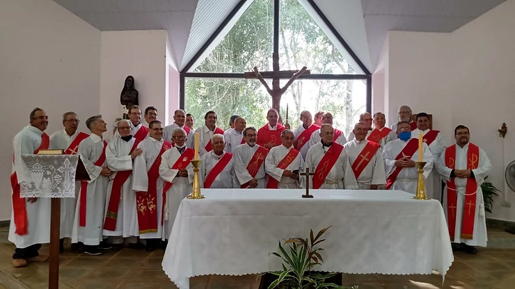 Encuentro de Mons. Baisi con los diáconos permanentes de la diócesis Encuentro de Mons. Baisi con los diáconos permanentes de la diócesis