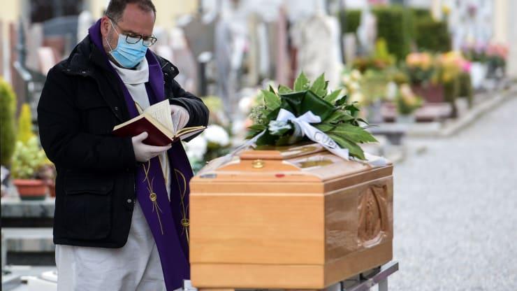 Episcopado español asegura que unos 70 sacerdotes fallecieron en el marco de la pandemia Episcopado español asegura que unos 70 sacerdotes fallecieron en el marco de la pandemia