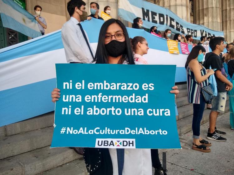 Estudiantes y profesionales de la UBA en contra del aborto Estudiantes y profesionales de la UBA en contra del aborto