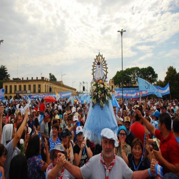 Fieles de todo el país reafirmaron en Luján su compromiso con la vida Fieles de todo el país reafirmaron en Luján su compromiso con la vida