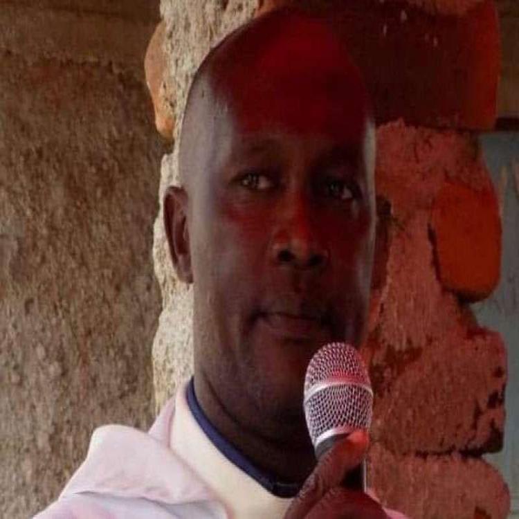 Hallan asesinado al sacerdote secuestrado hace una semana en Kenia Hallan asesinado al sacerdote secuestrado hace una semana en Kenia