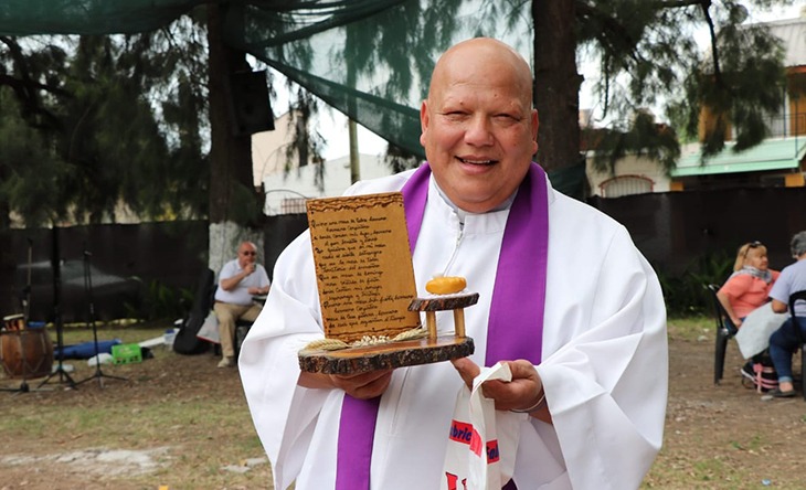 Homenaje al padre "Bachi" en la Cámara de Diputados