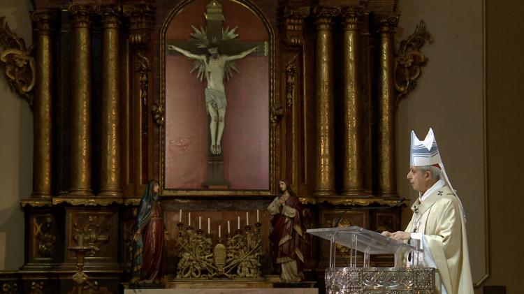 La misa de la Asunción de la Virgen por radio y televisión