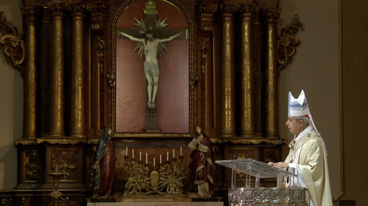 La misa de la Asunción de la Virgen por radio y televisión La misa de la Asunción de la Virgen por radio y televisión