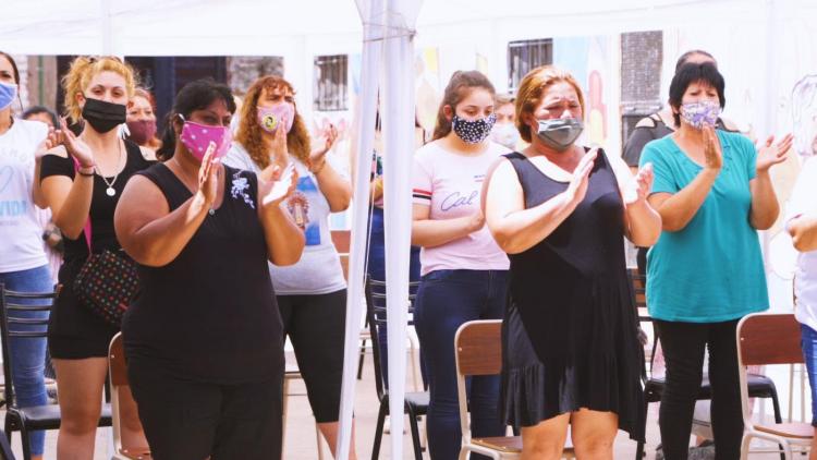 "La mujer de la villa no quiere abortar, recibe la vida como viene"