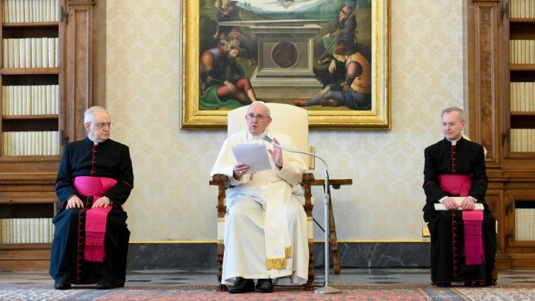 La oración es poderosa porque atrae el poder de Dios que siempre da vida; dijo el Papa La oración es poderosa porque atrae el poder de Dios que siempre da vida; dijo el Papa