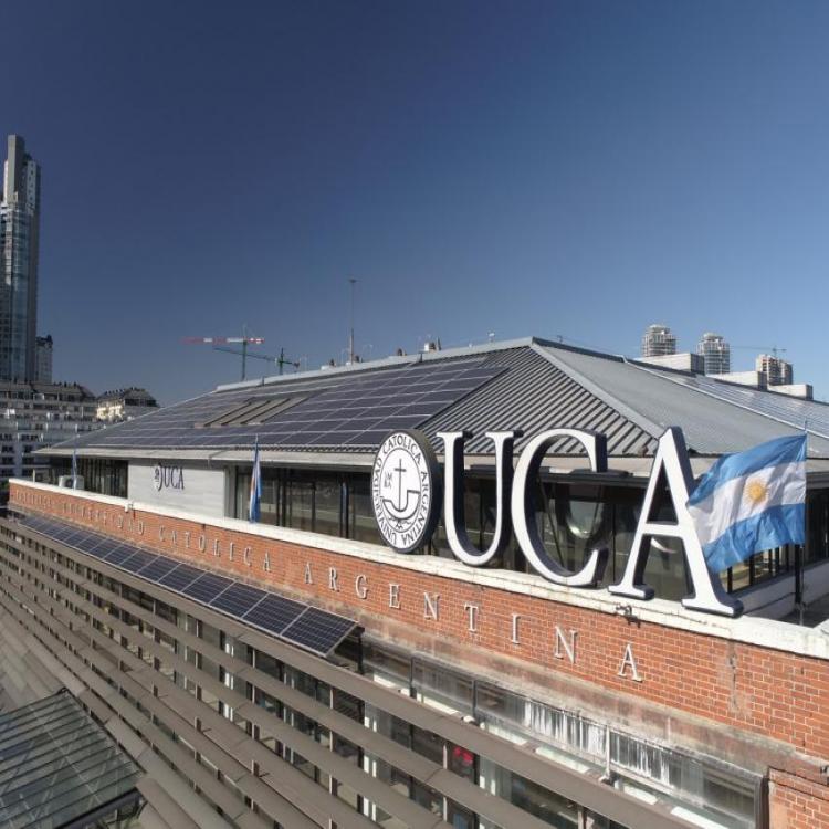 La UCA instaló paneles solares para ser utilizados en el sistema eléctrico