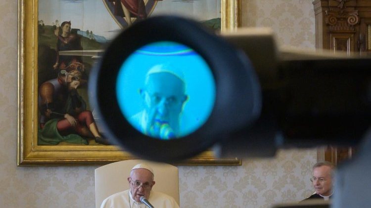 Las audiencias generales del Papa vuelven a ser transmitidas desde la Biblioteca Apostólica Las audiencias generales del Papa vuelven a ser transmitidas desde la Biblioteca Apostólica