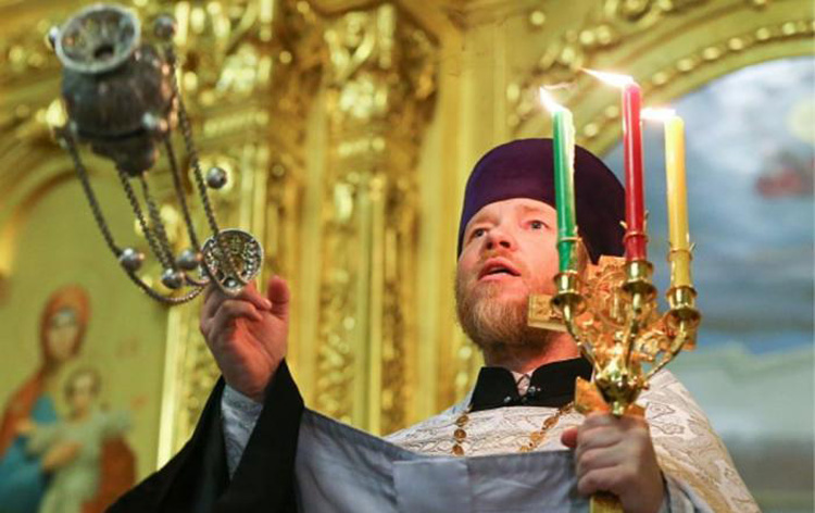 Los extranjeros no podrán participar ni guiar celebraciones religiosas en las iglesias rusas