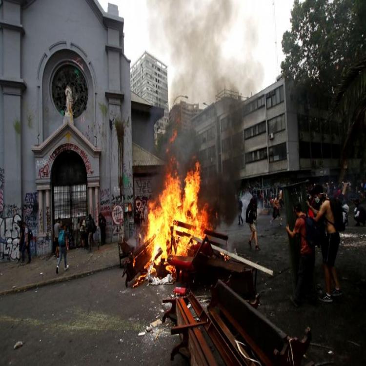 Los obispos chilenos lamentan el recrudecimiento de la violencia y ataques a las iglesias