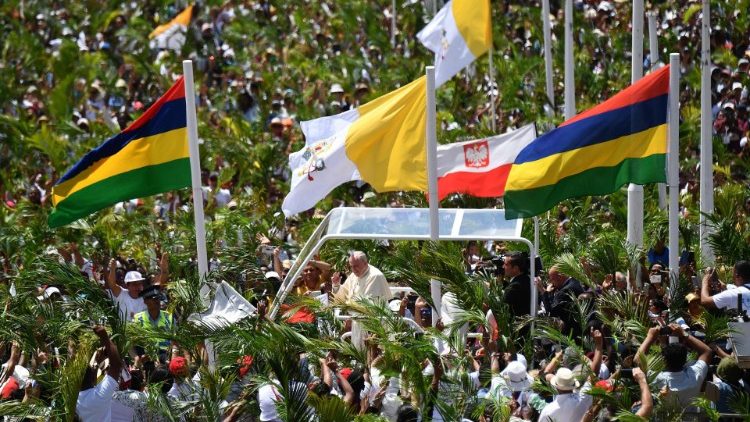 Mauricio: El Papa recuerda que las bienaventuranzas son el carnet de identidad del cristiano