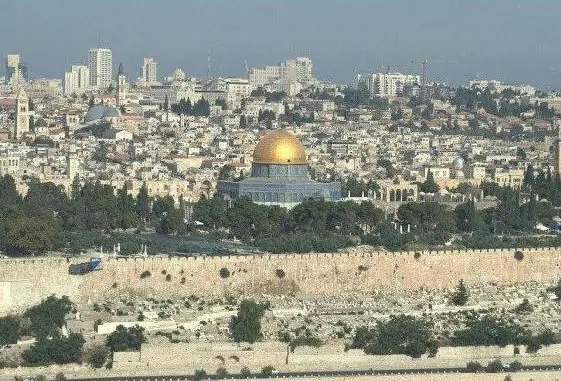 Mensaje de Navidad de los patriarcas y los jefes de las iglesias de Jerusalén Mensaje de Navidad de los patriarcas y los jefes de las iglesias de Jerusalén