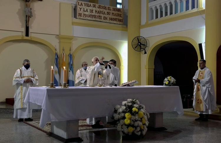 Misa Crismal: Mons. Conejero Gallego llamó a "una entrega libre y misericordiosa" Misa Crismal: Mons. Conejero Gallego llamó a "una entrega libre y misericordiosa"