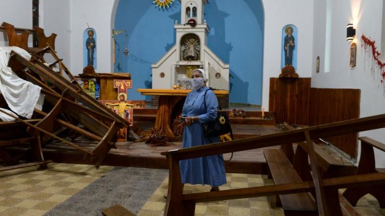 Misas de desagravio por la profanación del templo de El Bolsón Misas de desagravio por la profanación del templo de El Bolsón