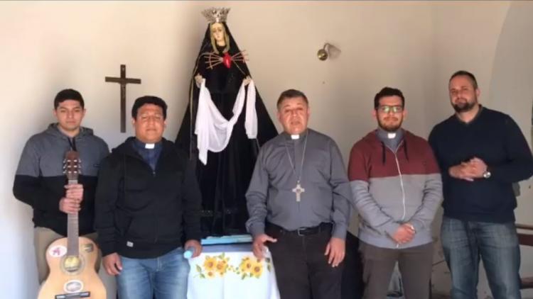 Mons. Araya saludó al pueblo de Villa Dolores en el día de su Virgen patrona Mons. Araya saludó al pueblo de Villa Dolores en el día de su Virgen patrona