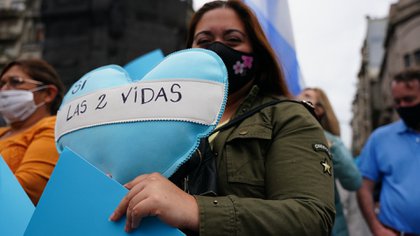 Mons. Baisi: "Hay una campaña de desinformación, de mentira" en torno a la ley de aborto