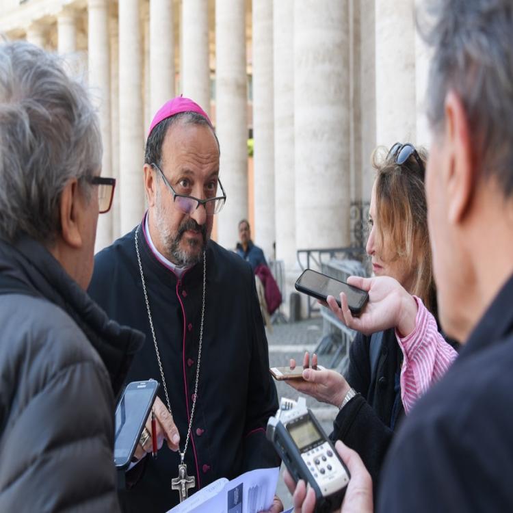 Mons. Barba alentó a los periodistas a no bajar nunca los brazos Mons. Barba alentó a los periodistas a no bajar nunca los brazos