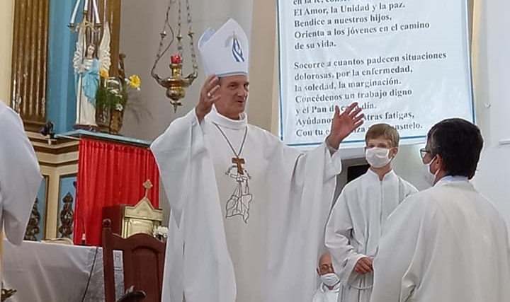 Mons. Canecín animó al neodiácono a "no ser servido, sino a servir" Mons. Canecín animó al neodiácono a "no ser servido, sino a servir"