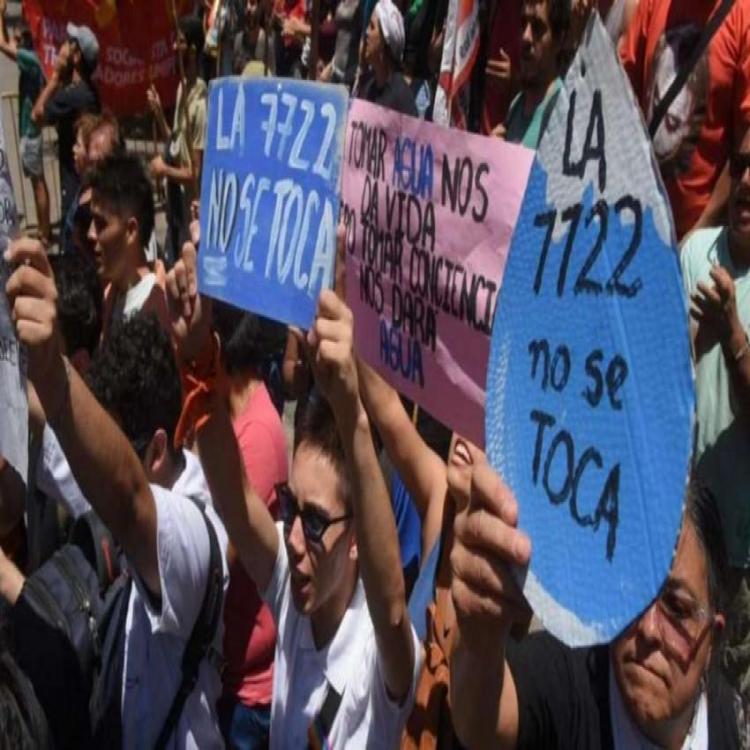 Mons. Colombo pide al gobernador de Mendoza vetar modificaciones a la Ley 7722